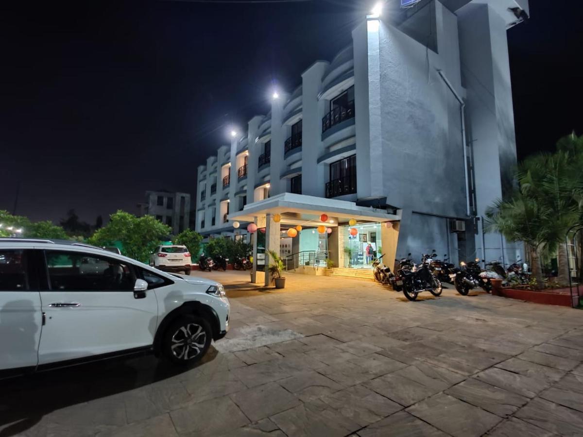 Hotel Aristro Lonavala Eksteriør bilde